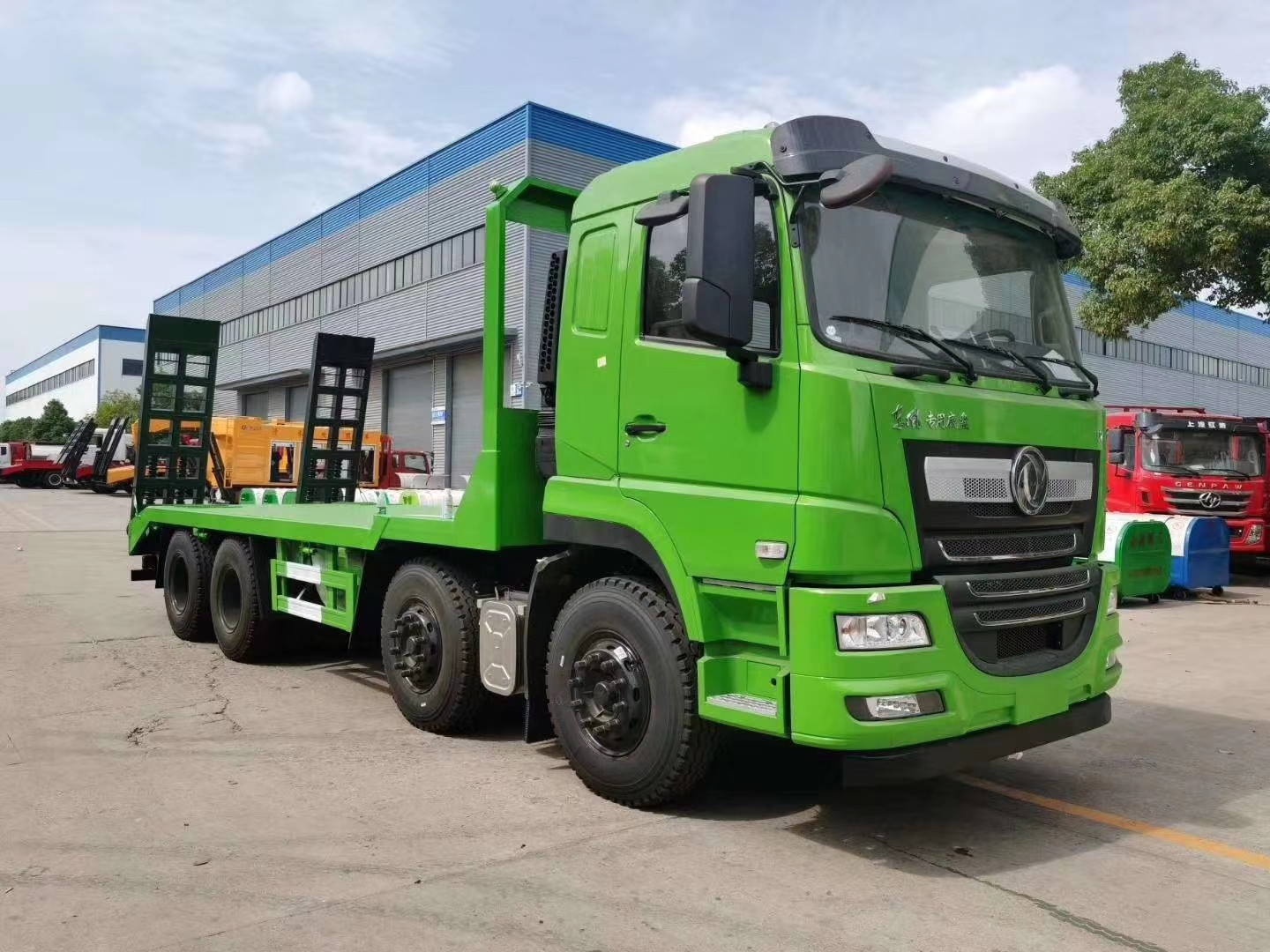 東風D7前四后八平板運輸車